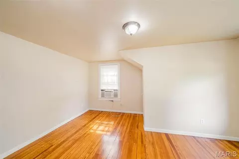 Bedroom - 345 E Springfield Ave, Saint Clair, MO 63077 photo 6 of 7