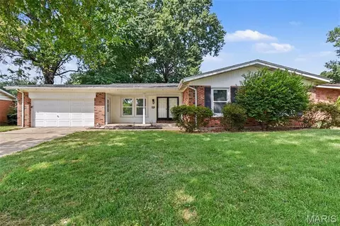 11533 Sherrington Dr, Saint Louis, MO 63138
