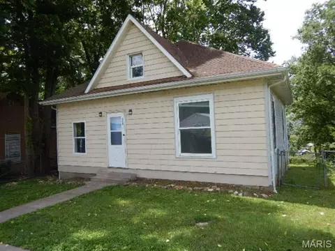 Exterior - 412 1st St, Mokane, MO 65059 photo 1 of 2