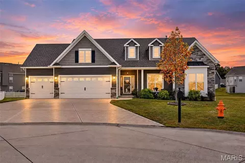 629 Lubbuck Ct, Moscow Mills, MO 63362