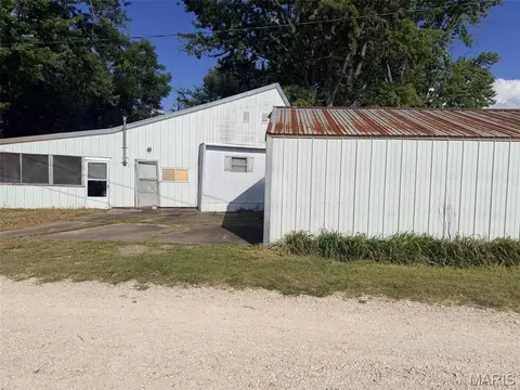 Exterior - 619 E Bims Rd, Brussels, IL 62013 photo 2 of 8
