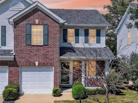 10427 Tiffany Village Ct, Saint Louis, MO 63123