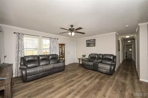 10037 Gingham Dr, Richwoods, MO 63071 photo 8