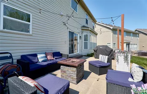 Exterior - 233 Spring Borough Dr, O'fallon, MO 63368 photo 7 of 11