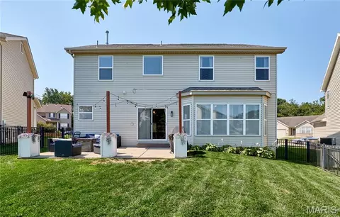 Exterior - 233 Spring Borough Dr, O'fallon, MO 63368 photo 10 of 11