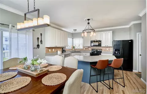 Dining - 233 Spring Borough Dr, O'fallon, MO 63368 photo 2 of 2
