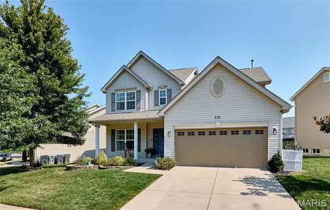 Exterior - 233 Spring Borough Dr, O'fallon, MO 63368 photo 4 of 11