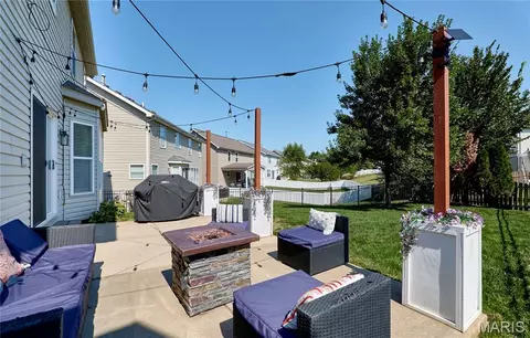 Exterior - 233 Spring Borough Dr, O'fallon, MO 63368 photo 8 of 11