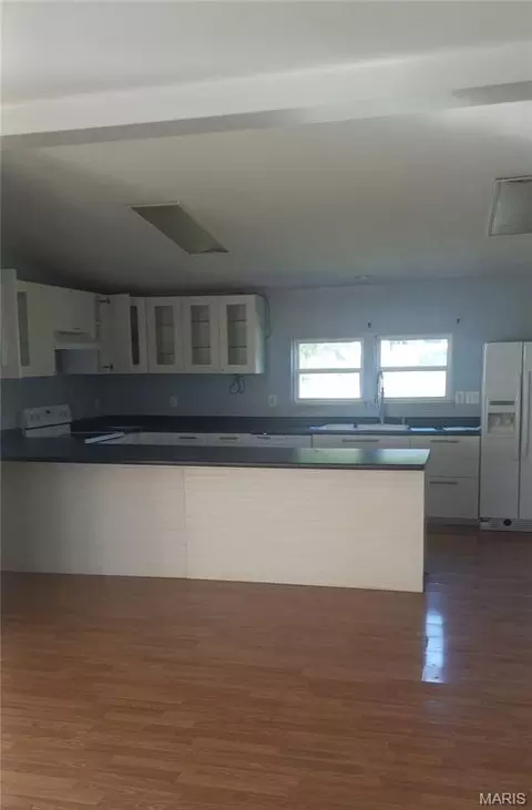 Kitchen - 22287 Muse Rd, Wright City, MO 63390 photo 2 of 4