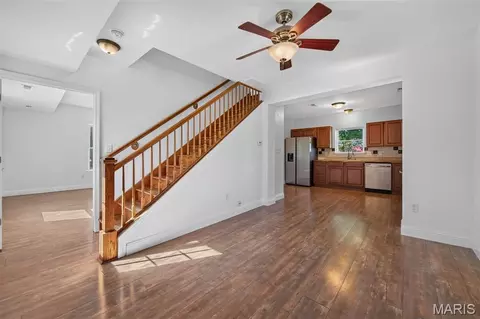 Entry Way - 129 E Pacific St, Pacific, MO 63069 photo 2 of 3