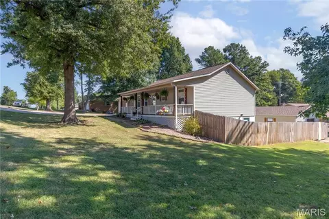 Exterior - 825 Albert St, Dexter, MO 63841 photo 2 of 6