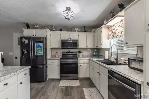 Kitchen - 825 Albert St, Dexter, MO 63841 photo 1 of 1
