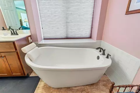Bath - 264 Brougham Dr, O'fallon, MO 63368 photo 3 of 3
