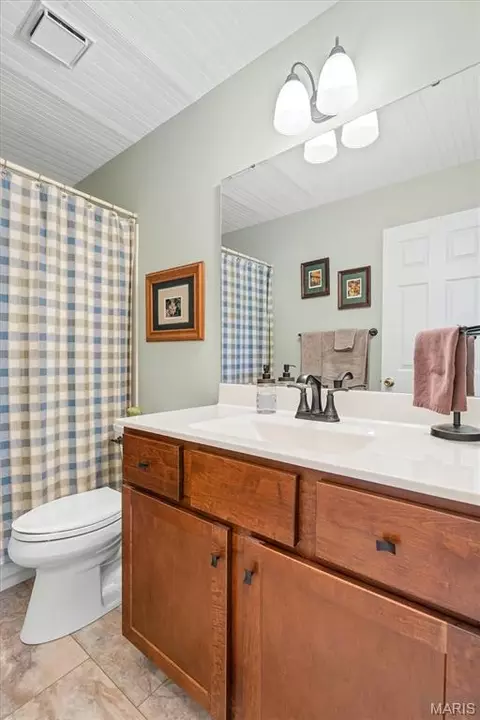 Bath - 264 Brougham Dr, O'fallon, MO 63368 photo 1 of 3