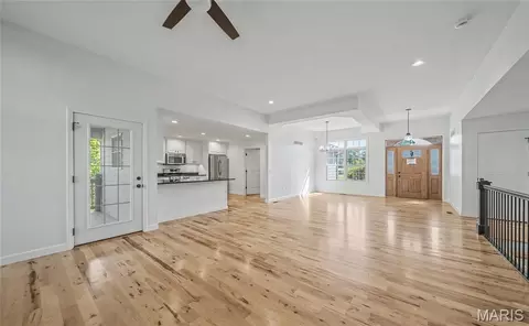 Living - 1203 Aster Ct, Saint James, MO 65559 photo 2 of 3