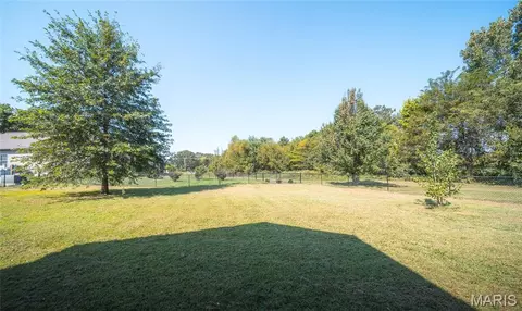 Exterior - 1203 Aster Ct, Saint James, MO 65559 photo 5 of 6