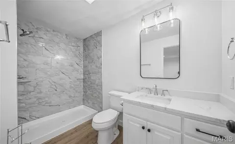 Bath - 1203 Aster Ct, Saint James, MO 65559 photo 5 of 5