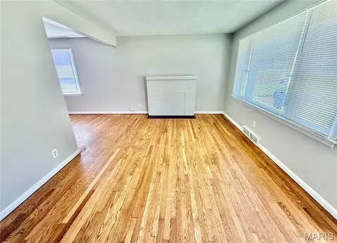 Living - 6122 Jackson Ave, Berkeley, MO 63134 photo 3 of 3