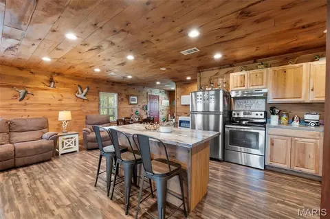 Kitchen - 425 County Highway 454, Steele, MO 63877 photo 3 of 3