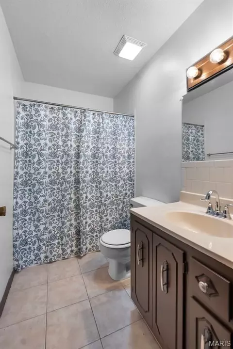 Bath - 613 Jones St, Kennett, MO 63857 photo 1 of 1