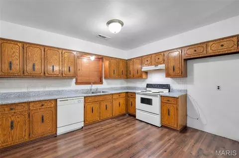 Kitchen - 613 Jones St, Kennett, MO 63857 photo 2 of 3