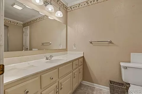 Bath - 2117 Holly Ave, Kennett, MO 63857 photo 2 of 3