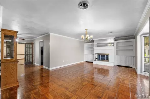 Living - 2117 Holly Ave, Kennett, MO 63857 photo 7 of 8