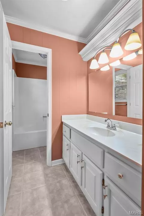 Bath - 2117 Holly Ave, Kennett, MO 63857 photo 3 of 4