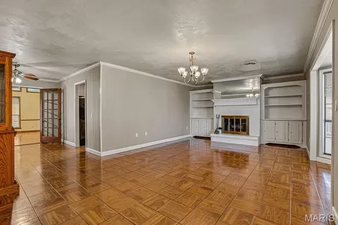 Living - 2117 Holly Ave, Kennett, MO 63857 photo 5 of 9