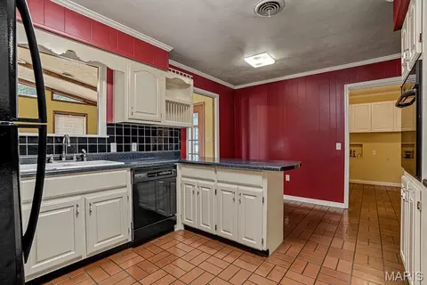 Kitchen - 2117 Holly Ave, Kennett, MO 63857 photo 4 of 4