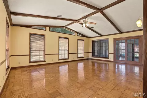 Living - 2117 Holly Ave, Kennett, MO 63857 photo 8 of 9