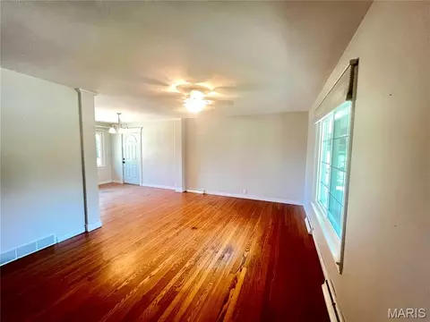 Living - 50 Laird Ave, Rolla, MO 65401 photo 2 of 3
