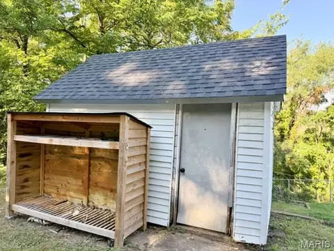 Exterior - 411 Smith St, Hannibal, MO 63401 photo 6 of 6