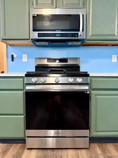 Kitchen - 411 Smith St, Hannibal, MO 63401 photo 4 of 6