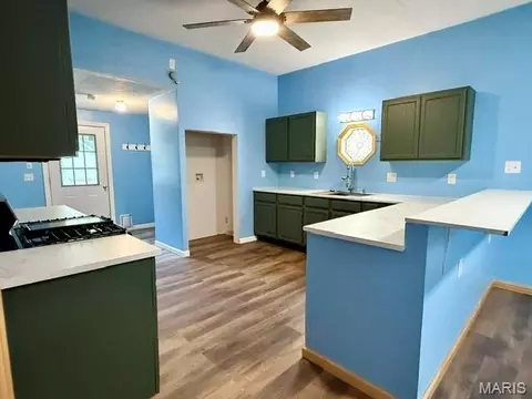 Kitchen - 411 Smith St, Hannibal, MO 63401 photo 6 of 6