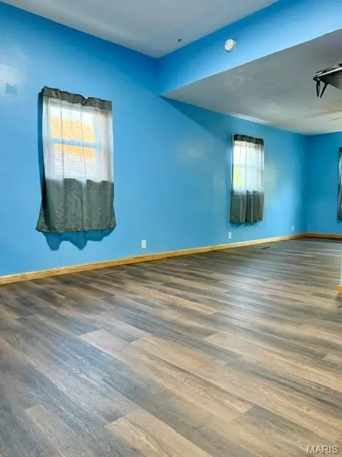 Living - 411 Smith St, Hannibal, MO 63401 photo 4 of 4