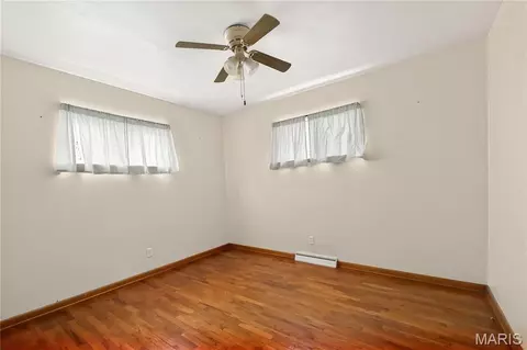 Bedroom - 913 Vine St, Festus, MO 63028 photo 4 of 7