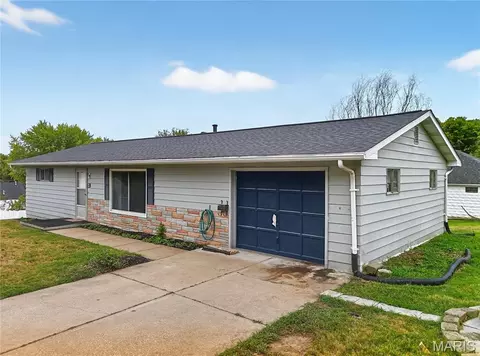 Exterior - 913 Vine St, Festus, MO 63028 photo 2 of 4