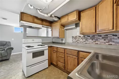 Kitchen - 913 Vine St, Festus, MO 63028 photo 5 of 6