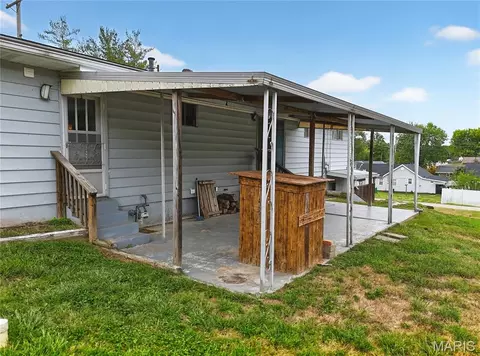 Exterior - 913 Vine St, Festus, MO 63028 photo 4 of 4