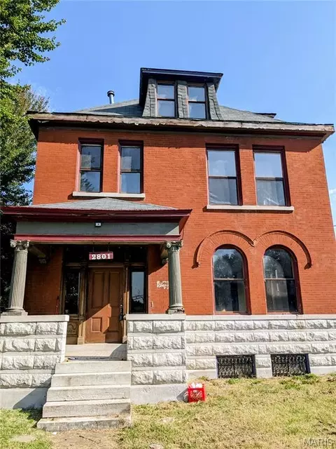2801 Itaska St, Saint Louis, MO 63111