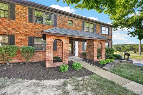 7923 Royal Arms Ct #2, Saint Louis, MO 63123
