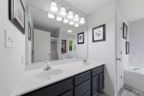 Bath - 130 Mccluer Dr, O'fallon, MO 63368 photo 2 of 3