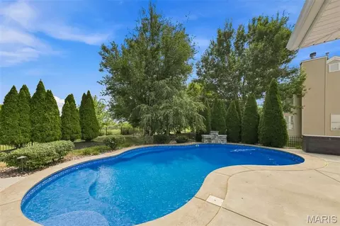 Exterior - 130 Mccluer Dr, O'fallon, MO 63368 photo 5 of 8