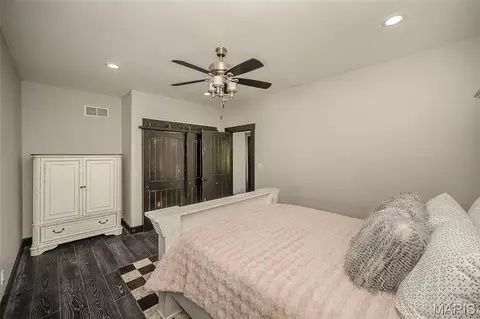 Bedroom - 604 Glyn Cagny, Ballwin, MO 63021 photo 5 of 5