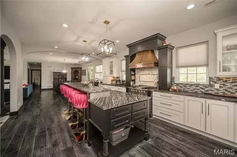 Kitchen - 604 Glyn Cagny, Ballwin, MO 63021 photo 3 of 7