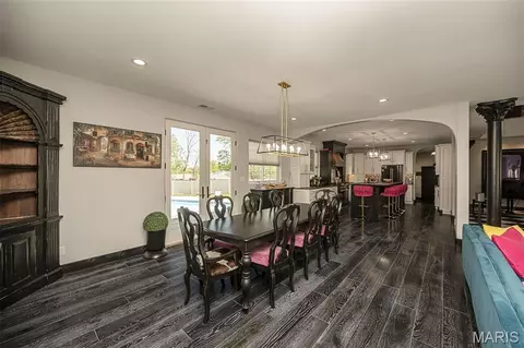 Dining - 604 Glyn Cagny, Ballwin, MO 63021 photo 1 of 3
