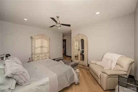 Bedroom - 604 Glyn Cagny, Ballwin, MO 63021 photo 3 of 5