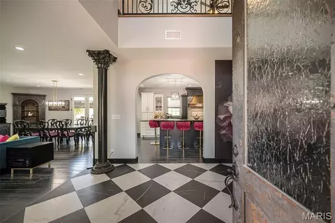 Entry Way - 604 Glyn Cagny, Ballwin, MO 63021 photo 1 of 10
