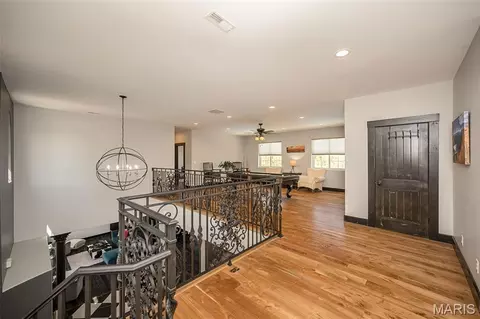 Entry Way - 604 Glyn Cagny, Ballwin, MO 63021 photo 8 of 10